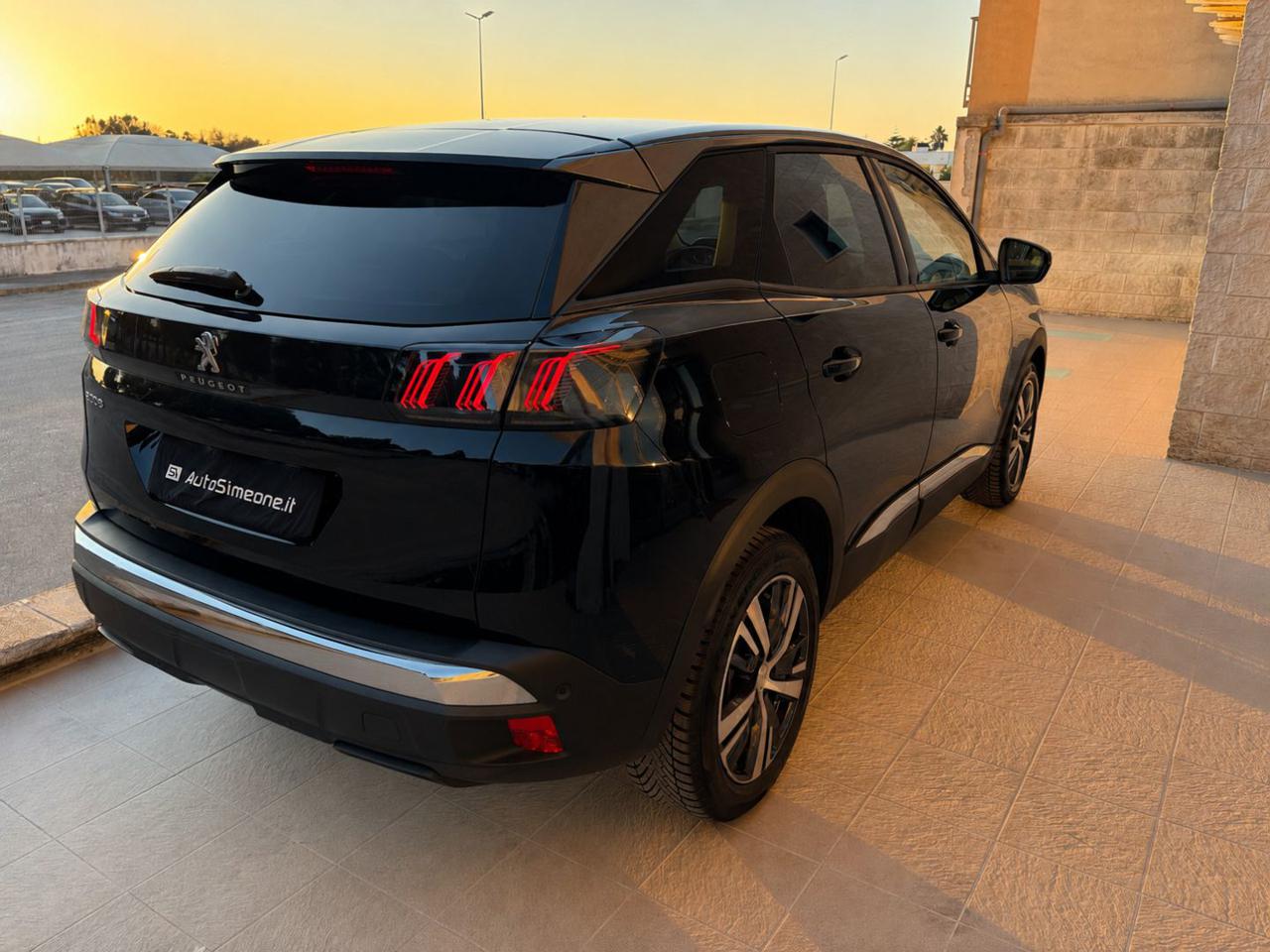 PEUGEOT 3008 1.5 BlueHDi 130 S&S EAT8 Allure - 5