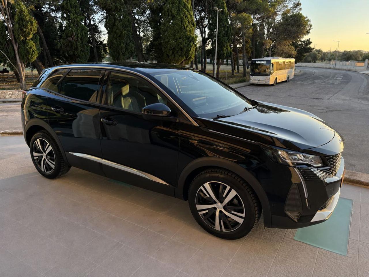 PEUGEOT 3008 1.5 BlueHDi 130 S&S EAT8 Allure - 3