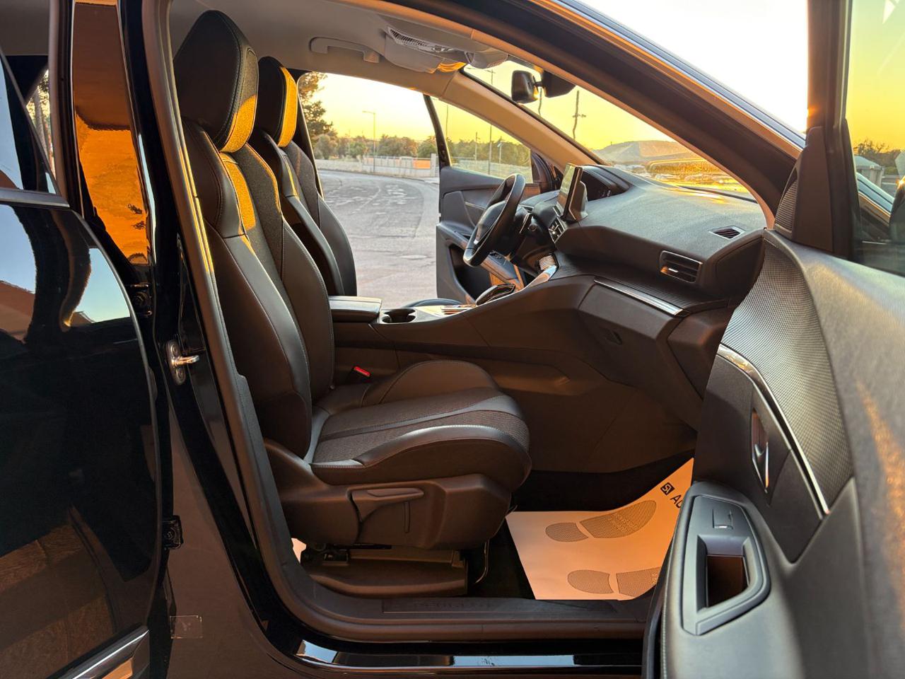 PEUGEOT 3008 1.5 BlueHDi 130 S&S EAT8 Allure - 9