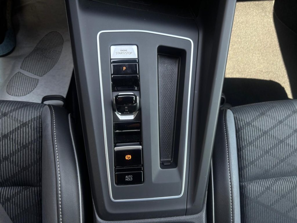 VOLKSWAGEN Golf 2.0 TDI R-Line 150 CV DSG - 23