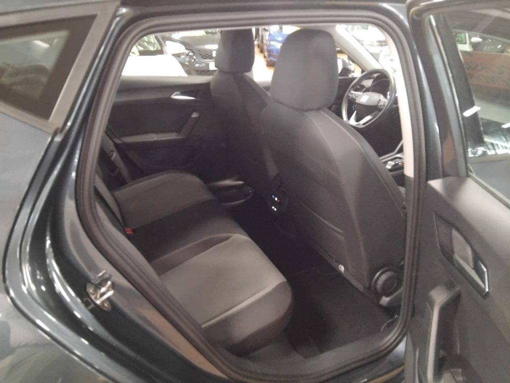 SEAT Leon 1.5 hybrid DSG Business LED 17 GRIMALDI SP. DAY - 12
