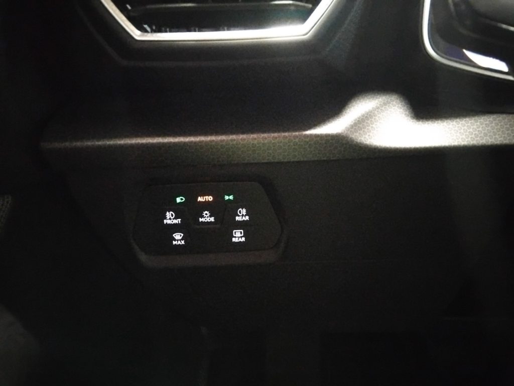 SEAT Leon 1.5 hybrid DSG Business LED 17 GRIMALDI SP. DAY - 24