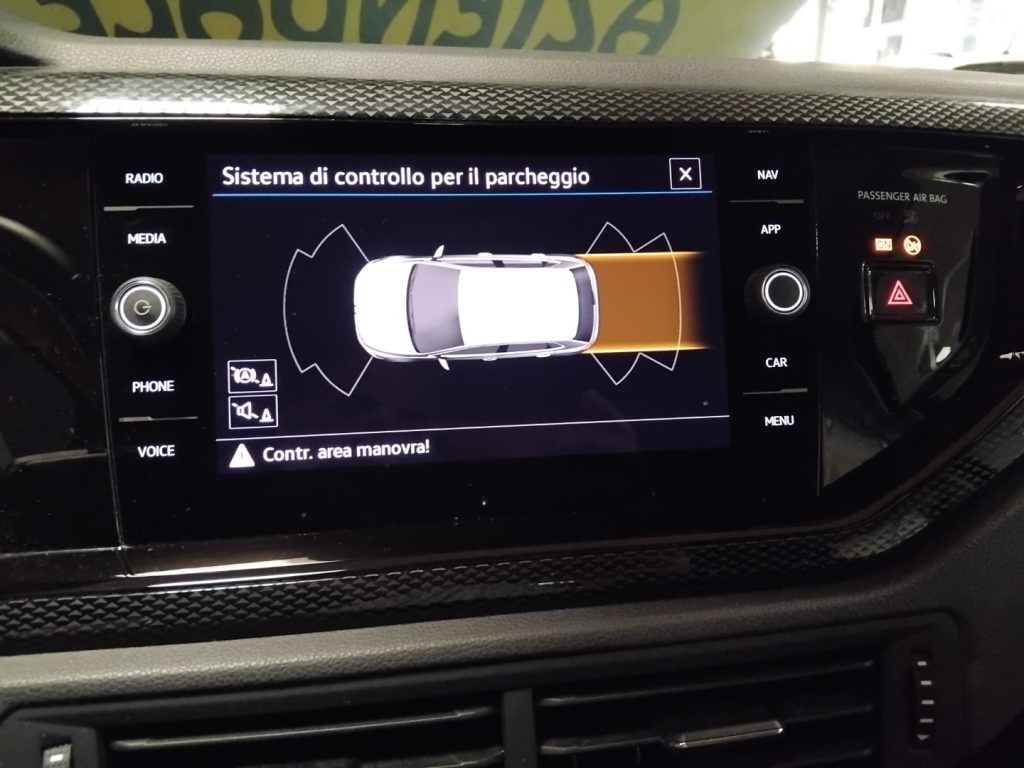 VOLKSWAGEN Polo 1.0 TSI DSG Life - 22