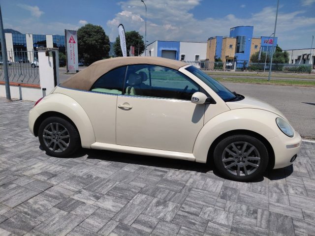 VOLKSWAGEN New Beetle Beige pastello