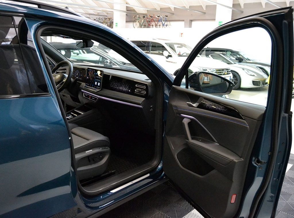 VOLKSWAGEN Tiguan 2.0 TDI 193 CV EVO ACT R-Line DSG 4 Motion Km 148 - 4