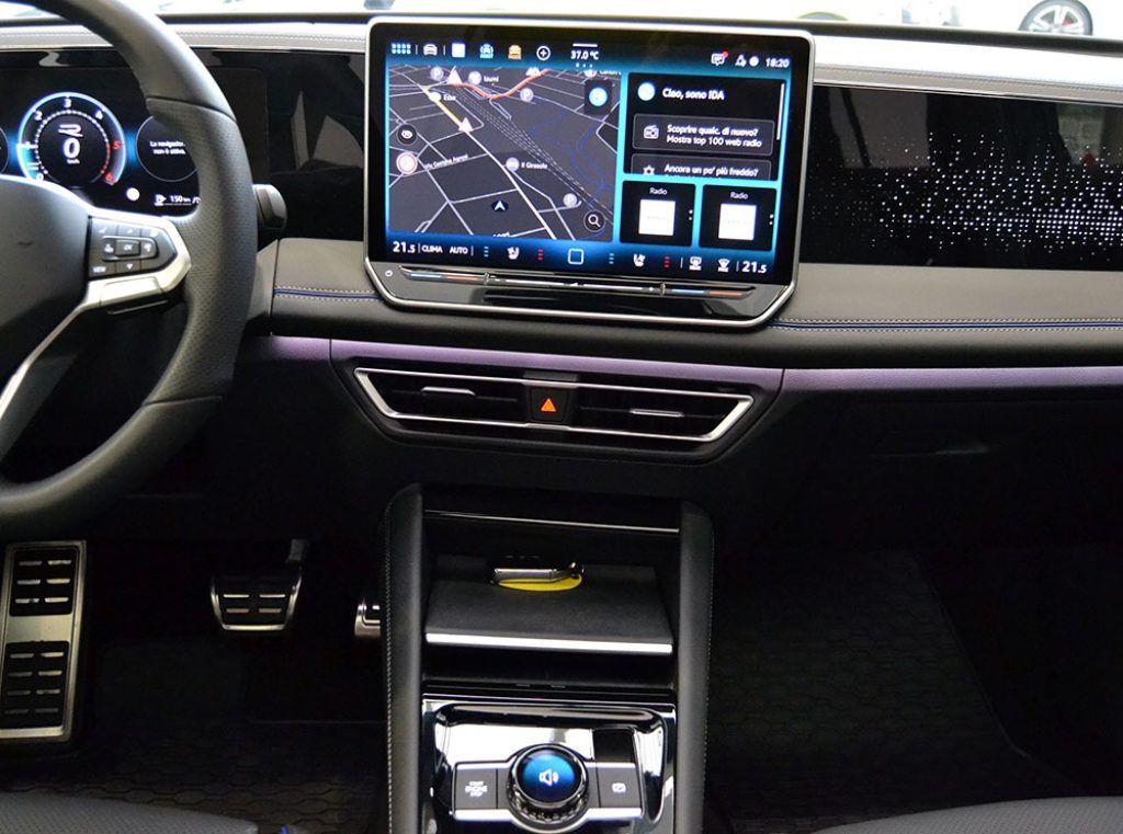 VOLKSWAGEN Tiguan 2.0 TDI 193 CV EVO ACT R-Line DSG 4 Motion Km 148 - 8