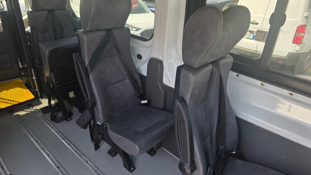FORD Transit 350 2.0 EcoBl. 130CV PL-TM L3H2 disabili 9 posti - 13