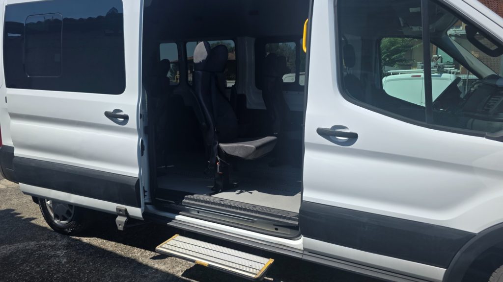FORD Transit 350 2.0 EcoBl. 130CV PL-TM L3H2 disabili 9 posti - 10