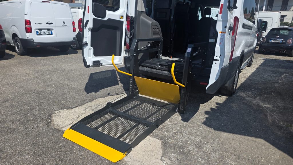 FORD Transit 350 2.0 EcoBl. 130CV PL-TM L3H2 disabili 9 posti - 8