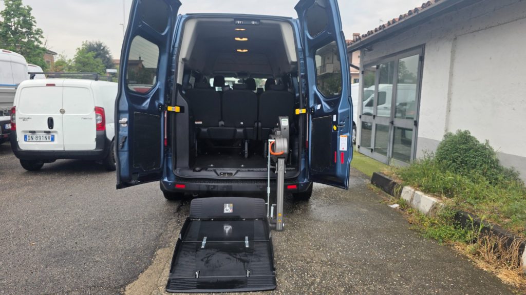 FORD Transit Custom 340 2.0 EcoBl. 130aut. PL-TA 9posti disabili - 9