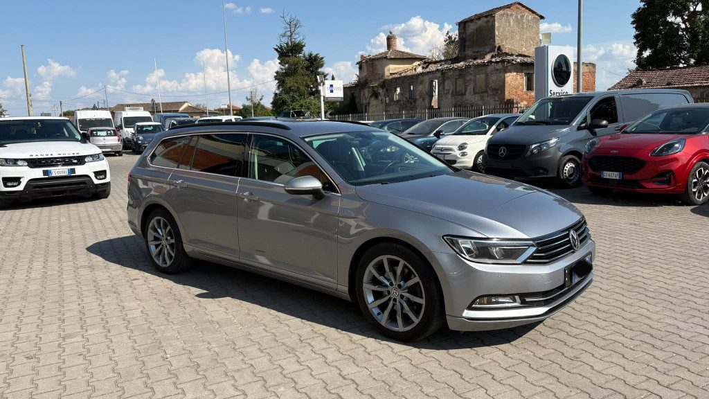 VOLKSWAGEN Passat 2.0 TDI DSG Business BlueMotion Technology - 2