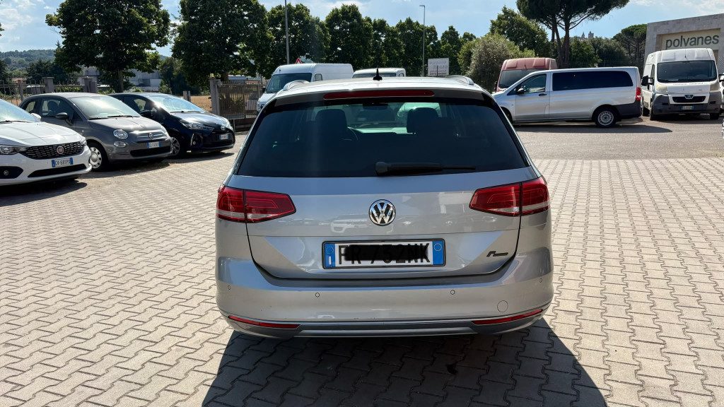 VOLKSWAGEN Passat 2.0 TDI DSG Business BlueMotion Technology - 4