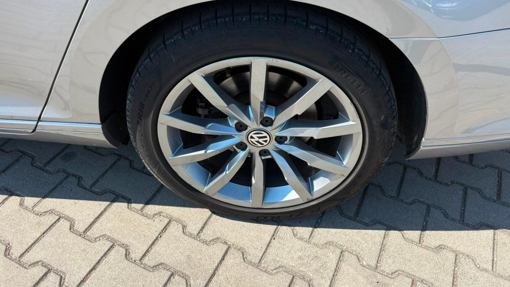 VOLKSWAGEN Passat 2.0 TDI DSG Business BlueMotion Technology - 6