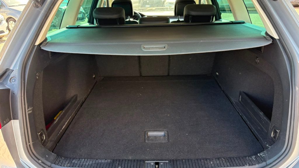 VOLKSWAGEN Passat 2.0 TDI DSG Business BlueMotion Technology - 19
