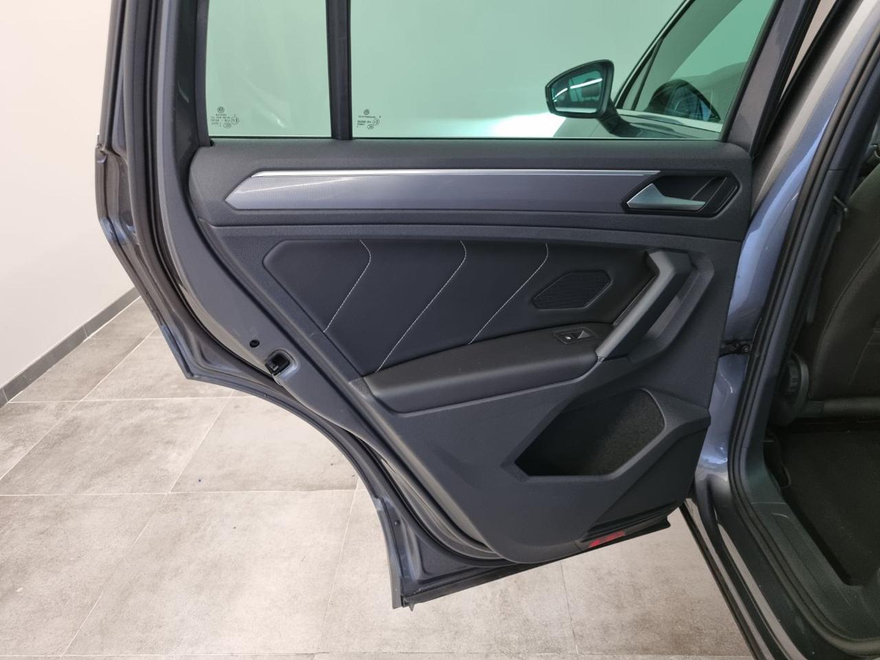 VOLKSWAGEN Tiguan 1.5 TSI Sport ACT BlueMotion Technology - 26