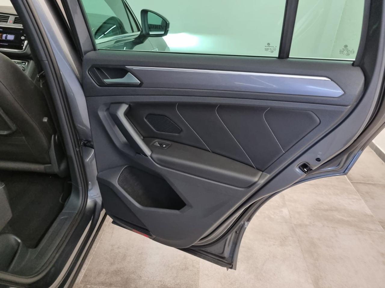 VOLKSWAGEN Tiguan 1.5 TSI Sport ACT BlueMotion Technology - 28