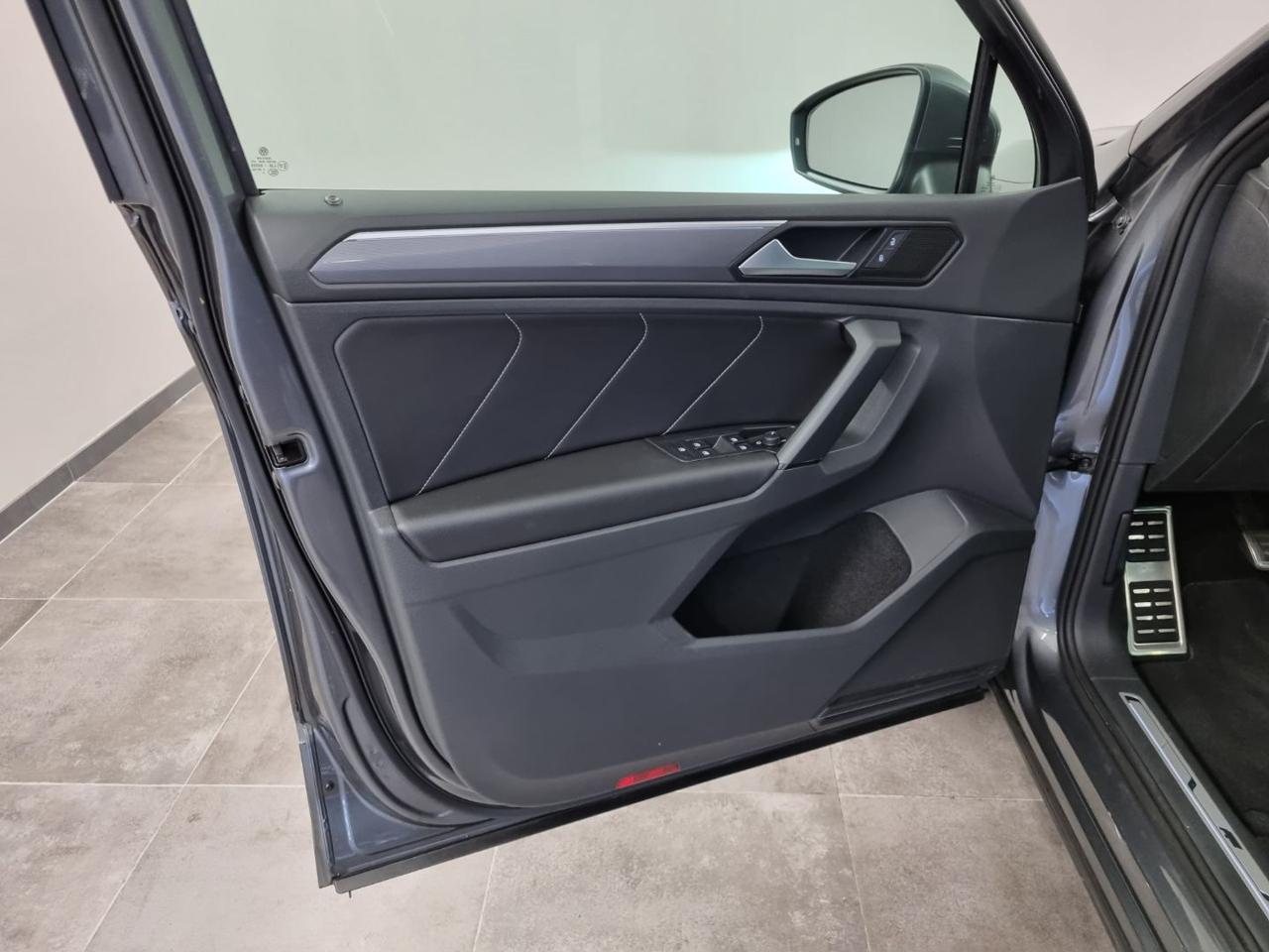 VOLKSWAGEN Tiguan 1.5 TSI Sport ACT BlueMotion Technology - 25