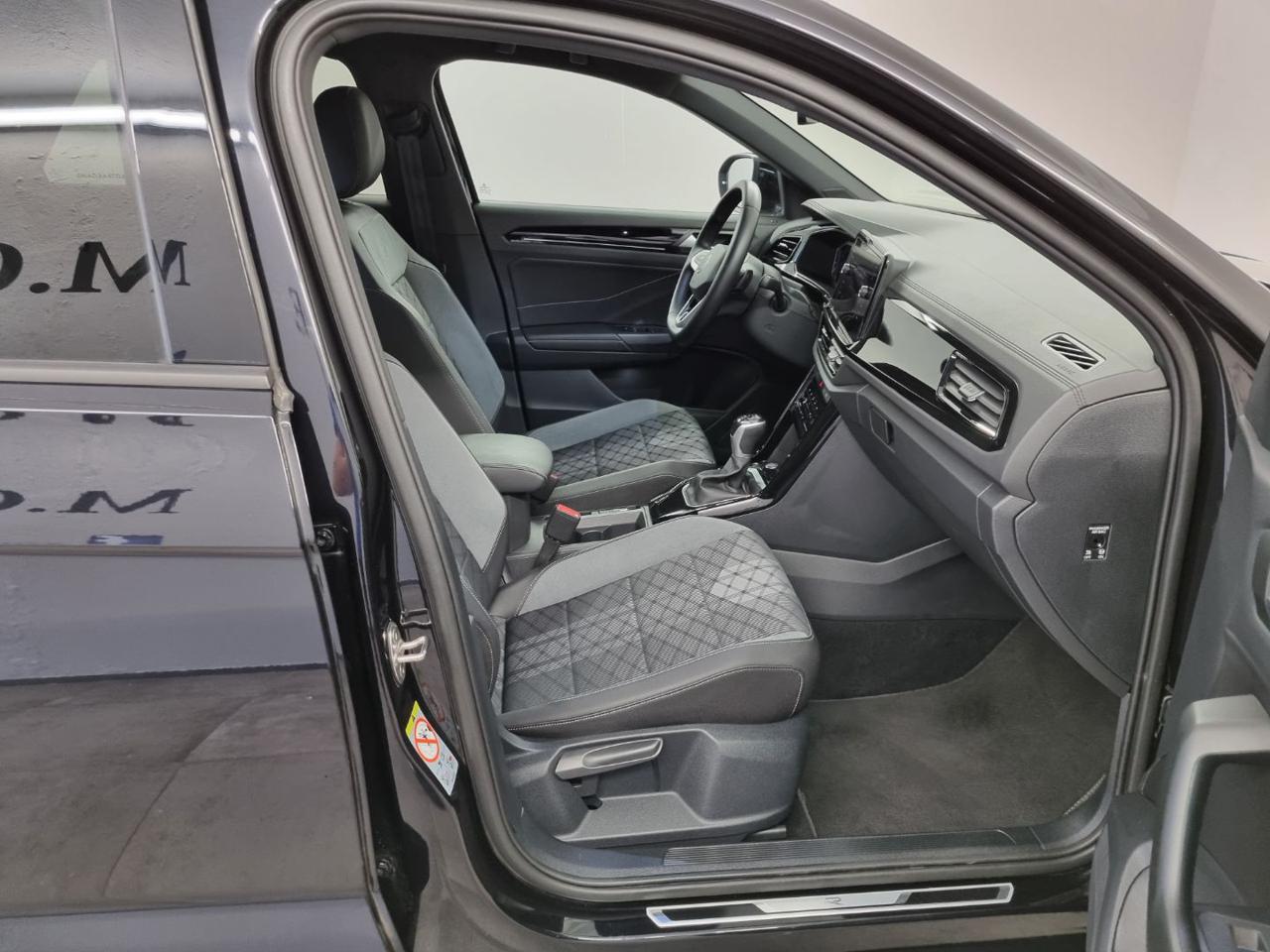 VOLKSWAGEN T-Roc 1.5 TSI ACT DSG R-Line - 11