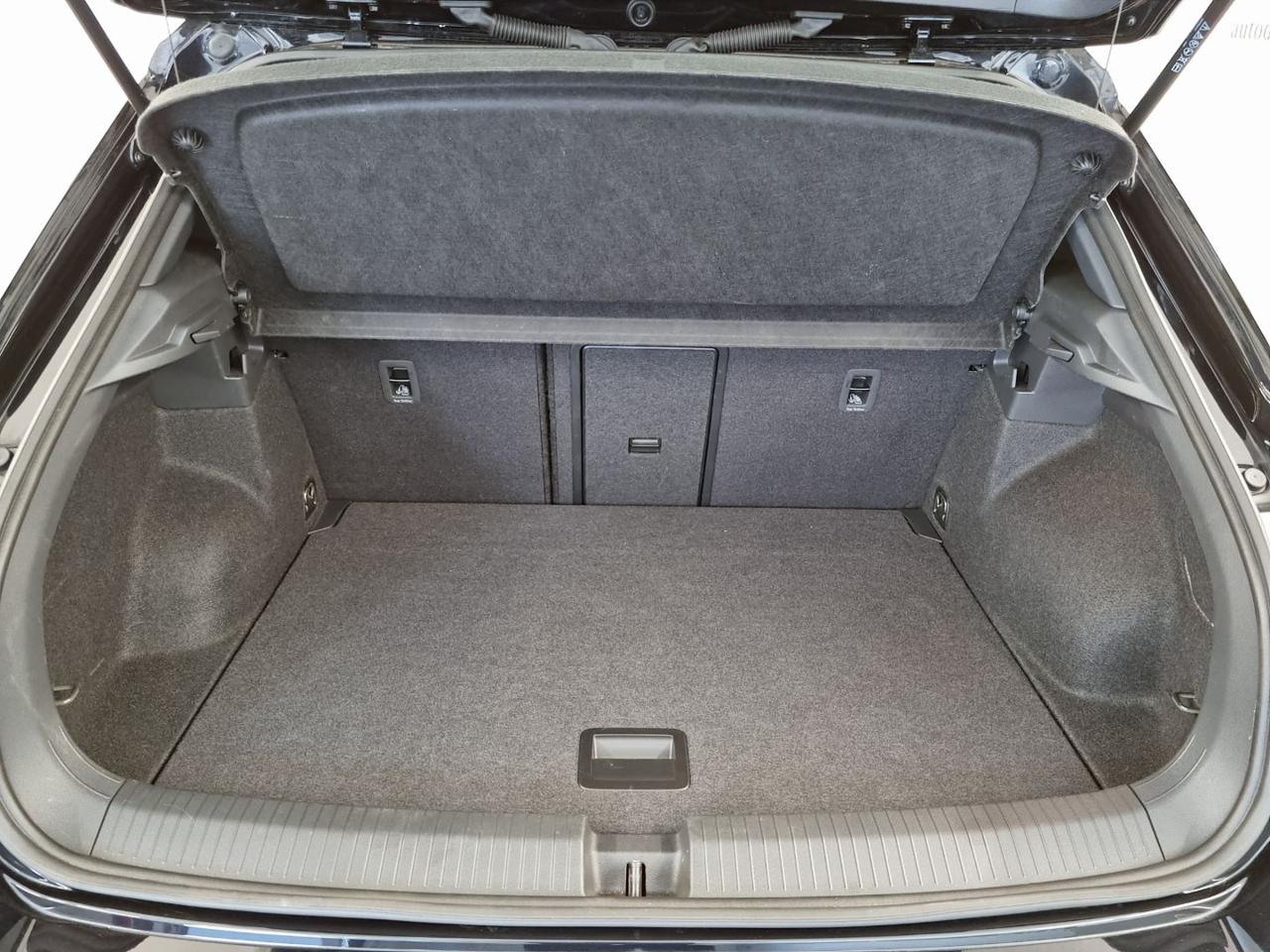 VOLKSWAGEN T-Roc 1.5 TSI ACT DSG R-Line - 14