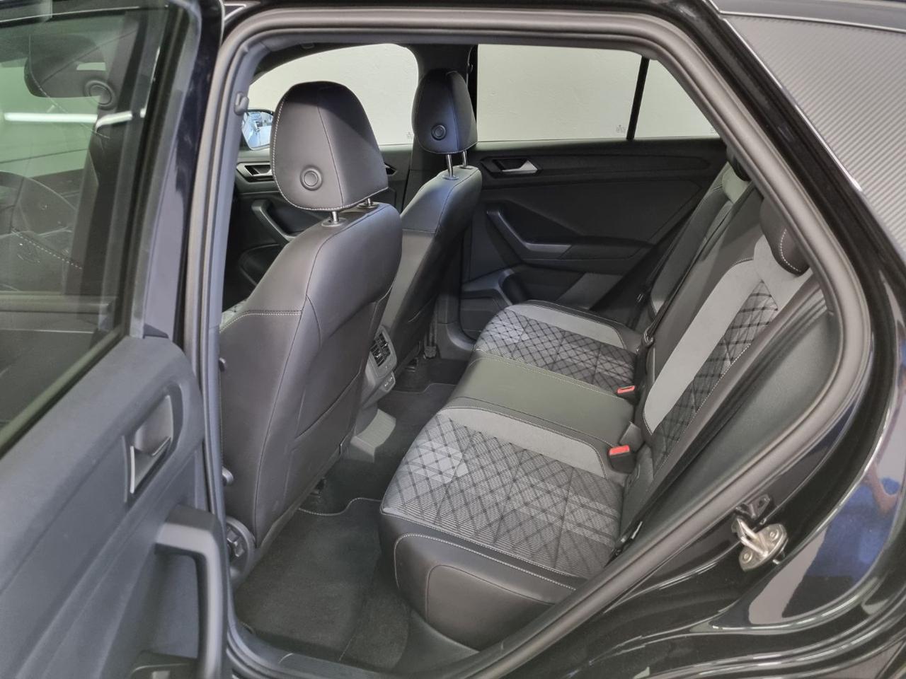 VOLKSWAGEN T-Roc 1.5 TSI ACT DSG R-Line - 12