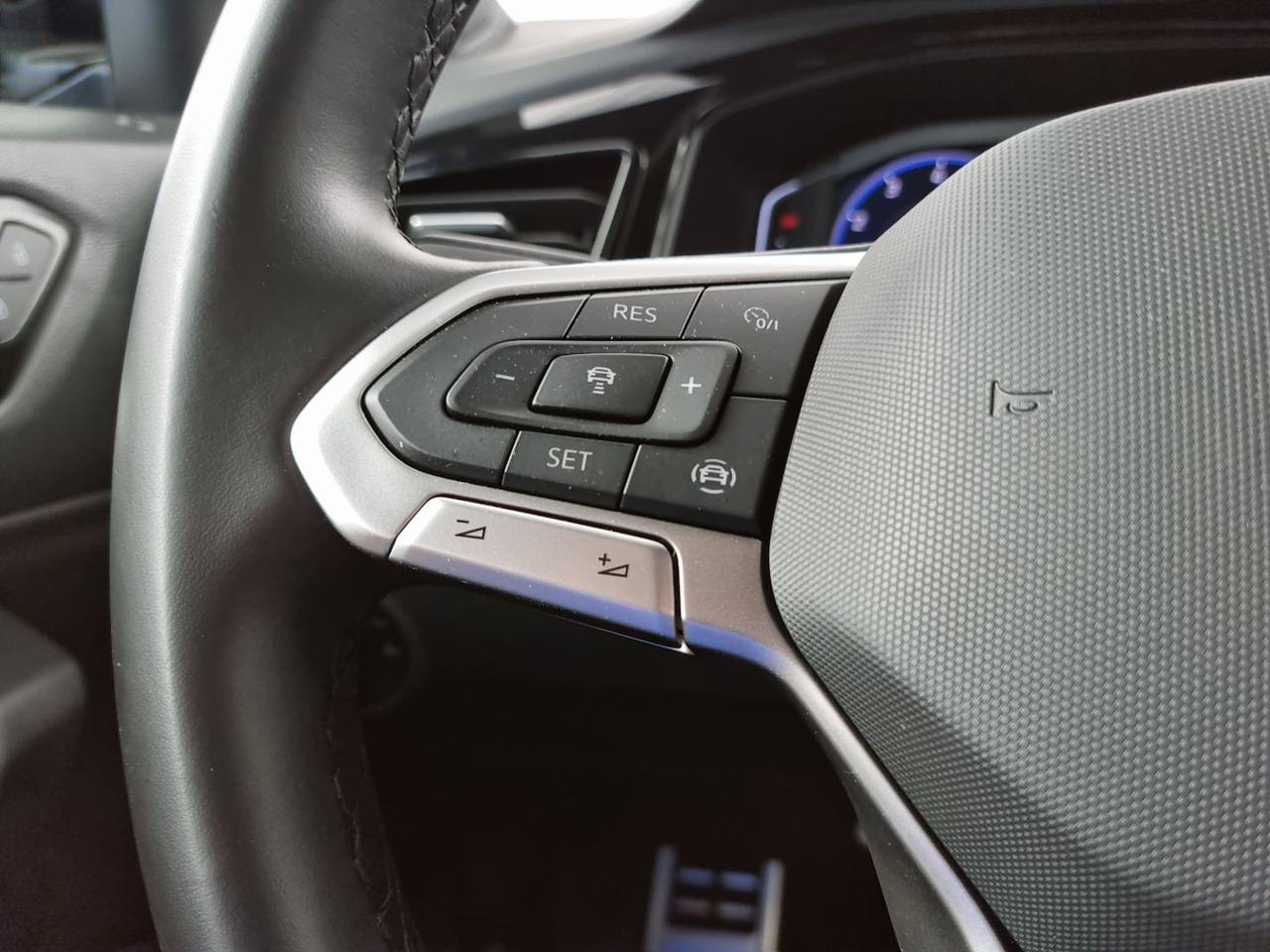 VOLKSWAGEN T-Roc 1.5 TSI ACT DSG R-Line - 22