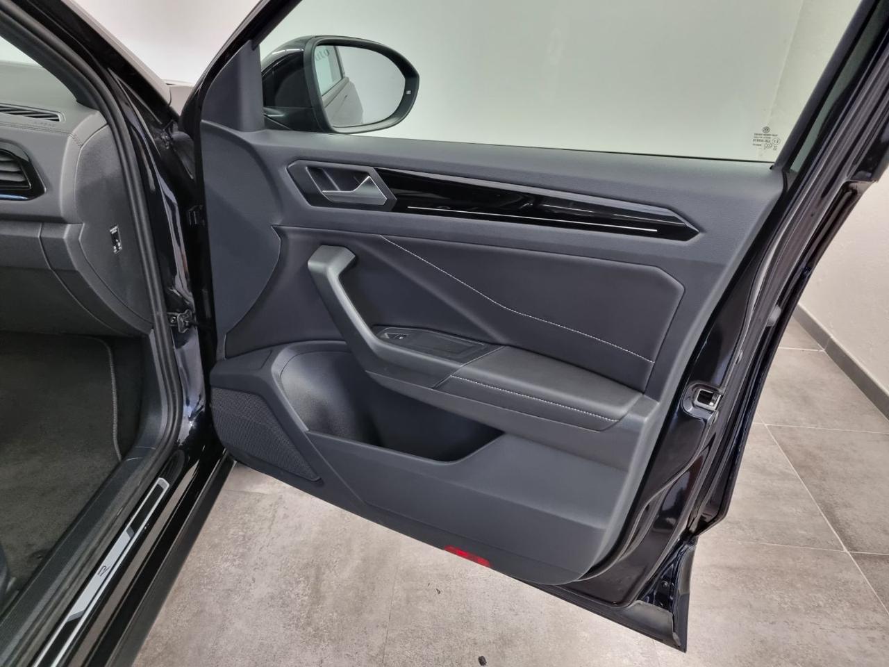 VOLKSWAGEN T-Roc 1.5 TSI ACT DSG R-Line - 30