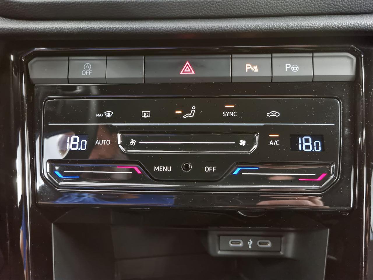 VOLKSWAGEN T-Roc 1.5 TSI ACT DSG R-Line - 13