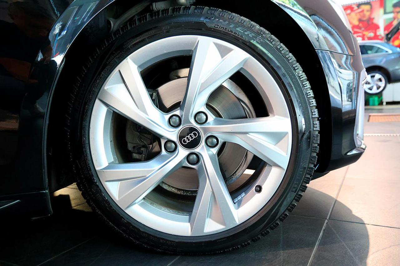 AUDI A4 35 TDI Avant S-Tronic S-Line - 6