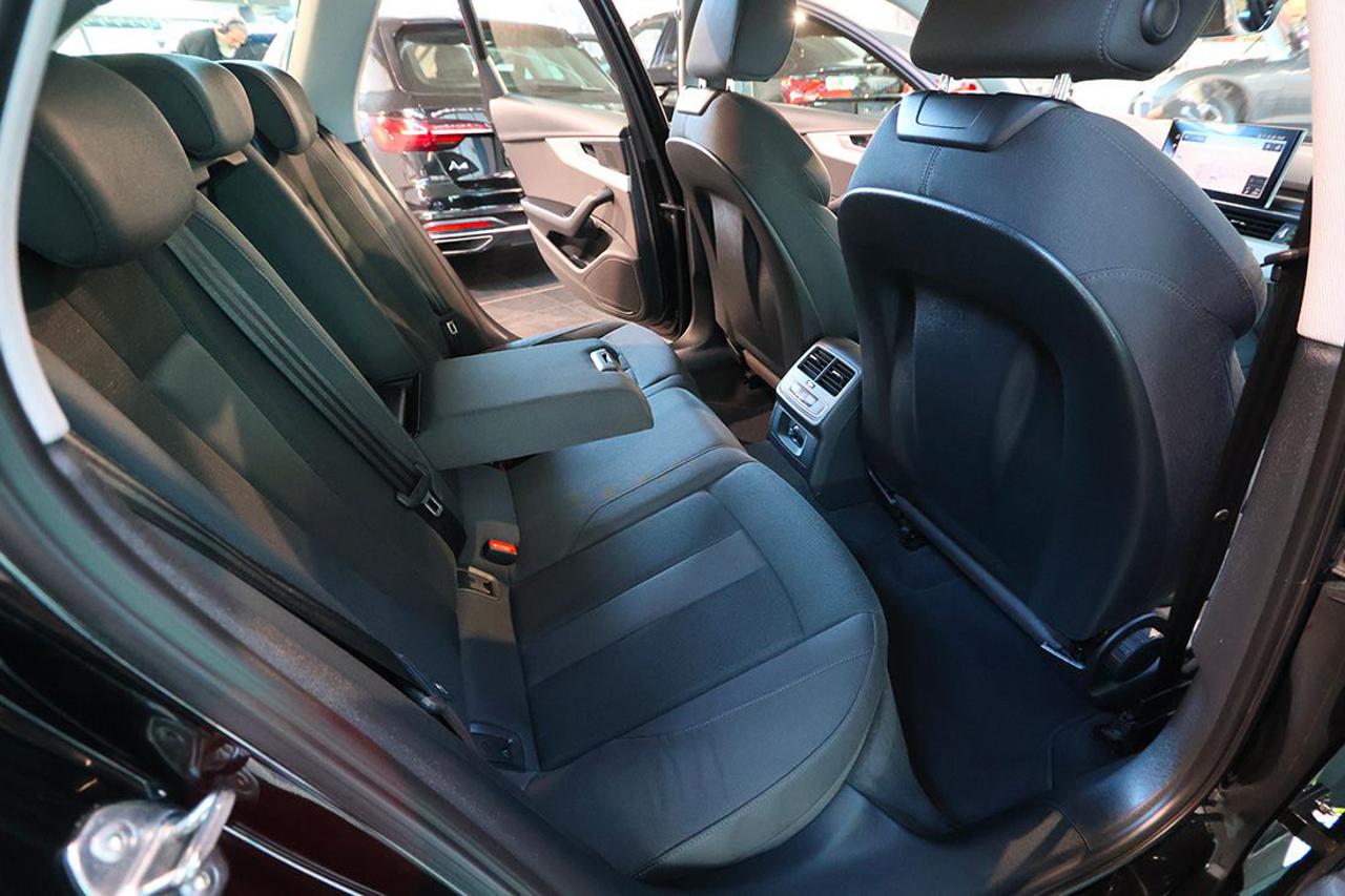 AUDI A4 35 TDI Avant S-Tronic S-Line - 18