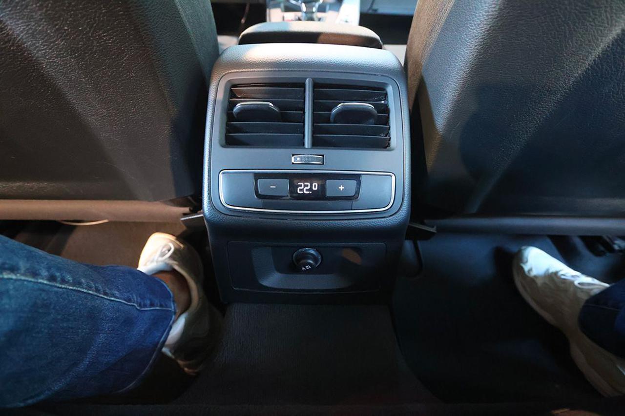 AUDI A4 35 TDI Avant S-Tronic S-Line - 33