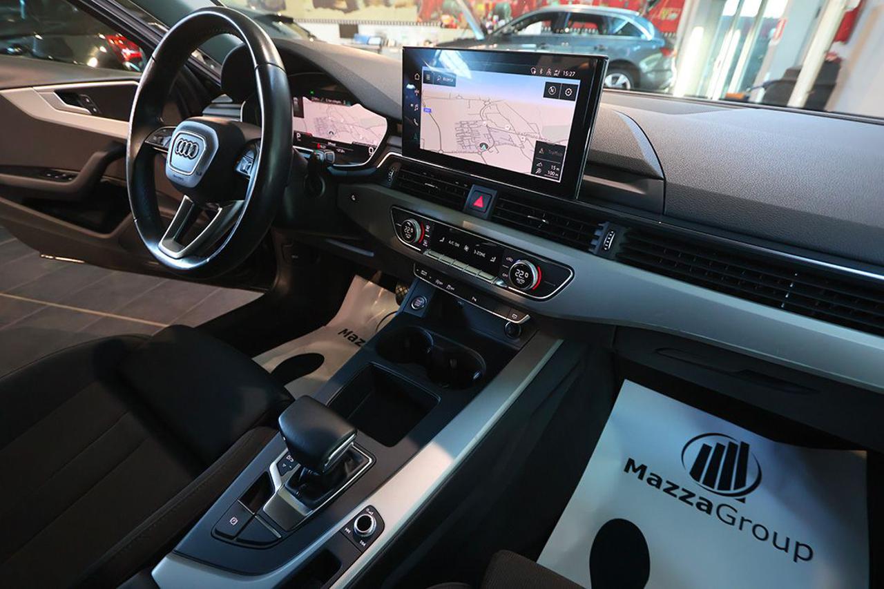 AUDI A4 35 TDI Avant S-Tronic S-Line - 32