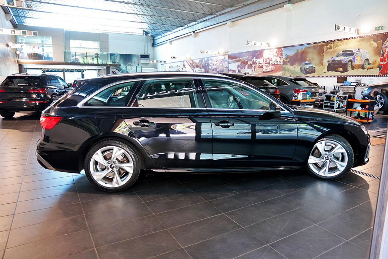 AUDI A4 35 TDI Avant S-Tronic S-Line - 10
