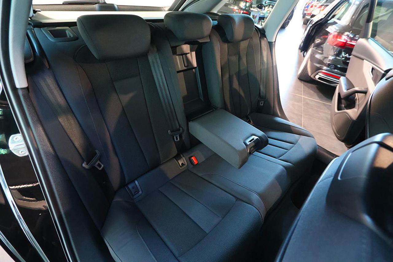 AUDI A4 35 TDI Avant S-Tronic S-Line - 19