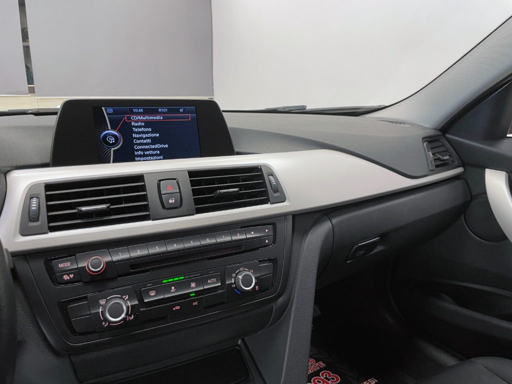 BMW 318 D TOURING BUSINESS AUTO - 19