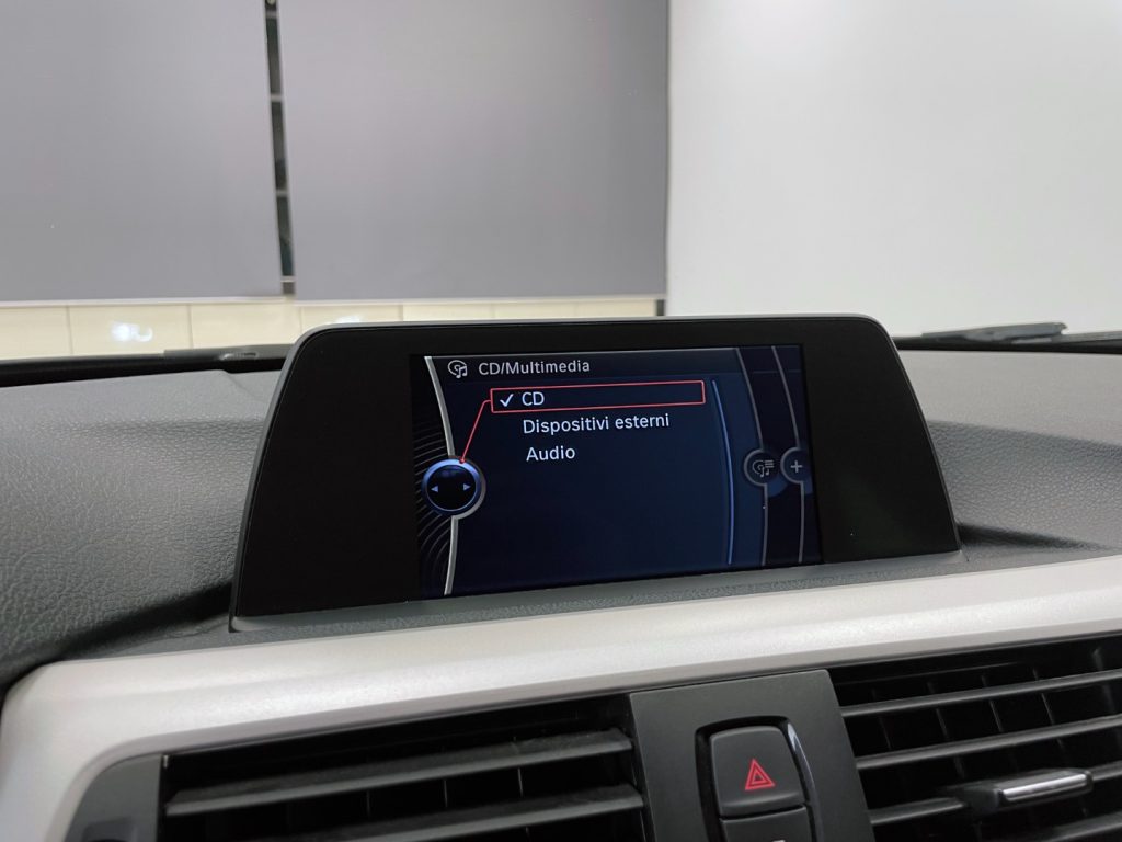 BMW 318 D TOURING BUSINESS AUTO - 21