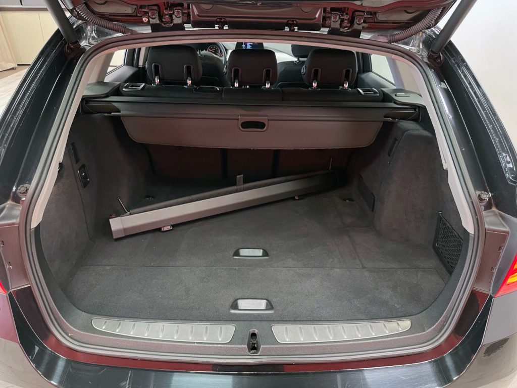 BMW 318 D TOURING BUSINESS AUTO - 29