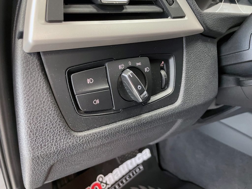 BMW 318 D TOURING BUSINESS AUTO - 43