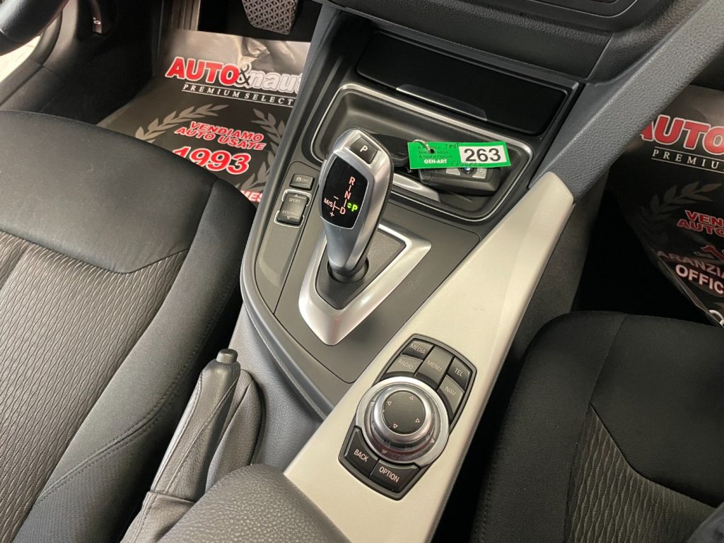 BMW 318 D TOURING BUSINESS AUTO - 54