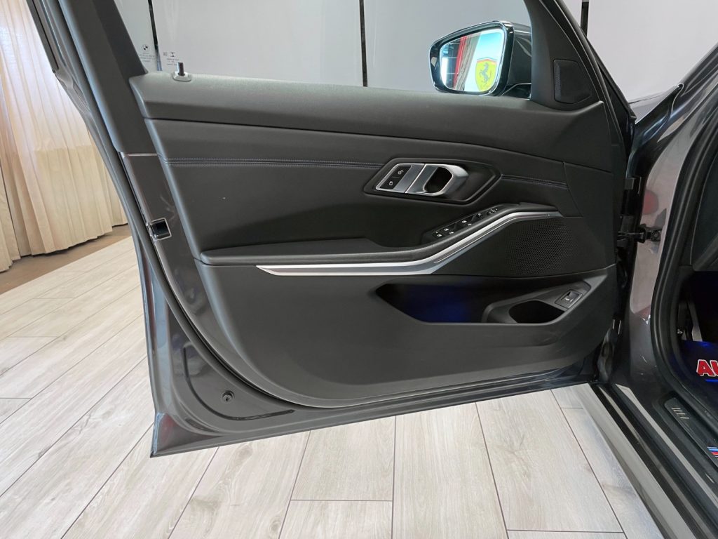 BMW 320 D TOURING MHEV 48V M-SPORT AUTO - IVA DEDUCIBILE - 39