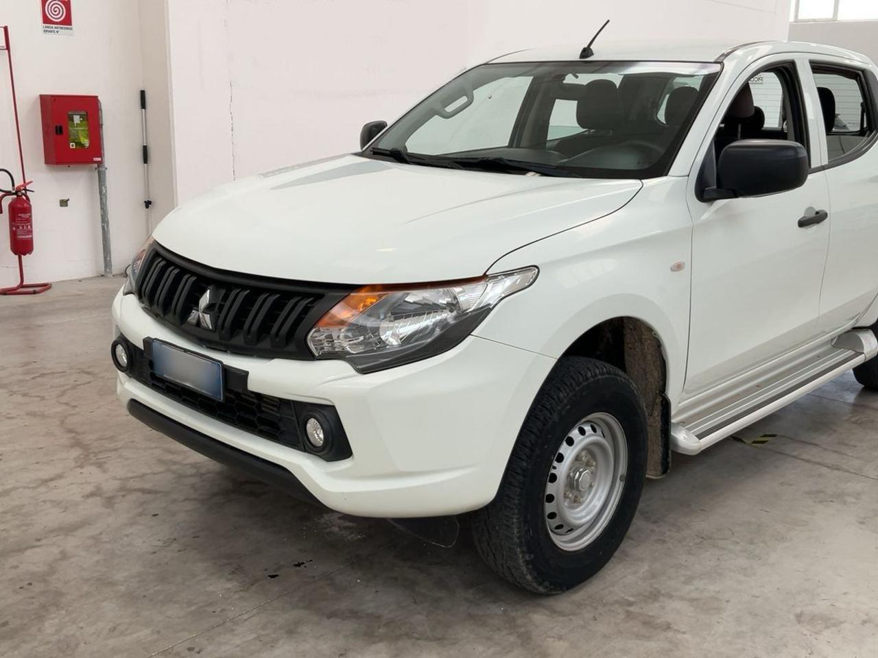 MITSUBISHI L200 2.4 DI-D/154CV Double Cab - 2