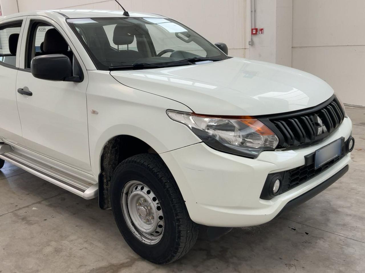 MITSUBISHI L200 2.4 DI-D/154CV Double Cab - 4