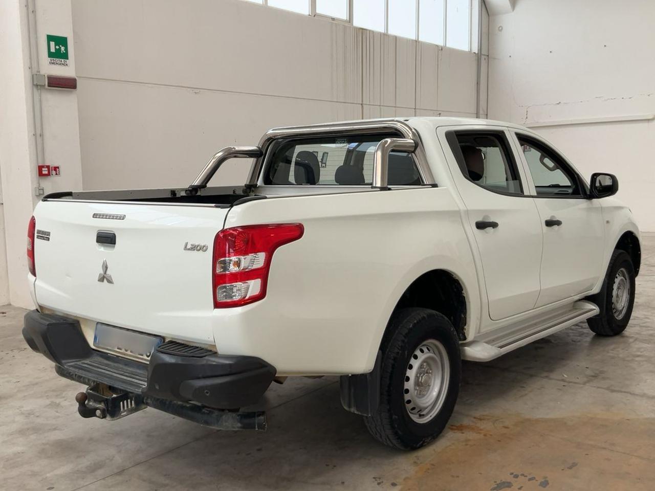 MITSUBISHI L200 2.4 DI-D/154CV Double Cab - 9
