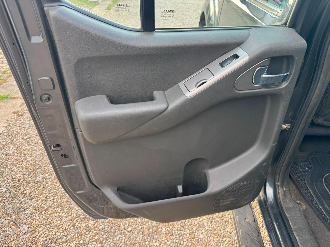 NISSAN Navara 2.5 dCi 4 porte Double Cab LE - 13
