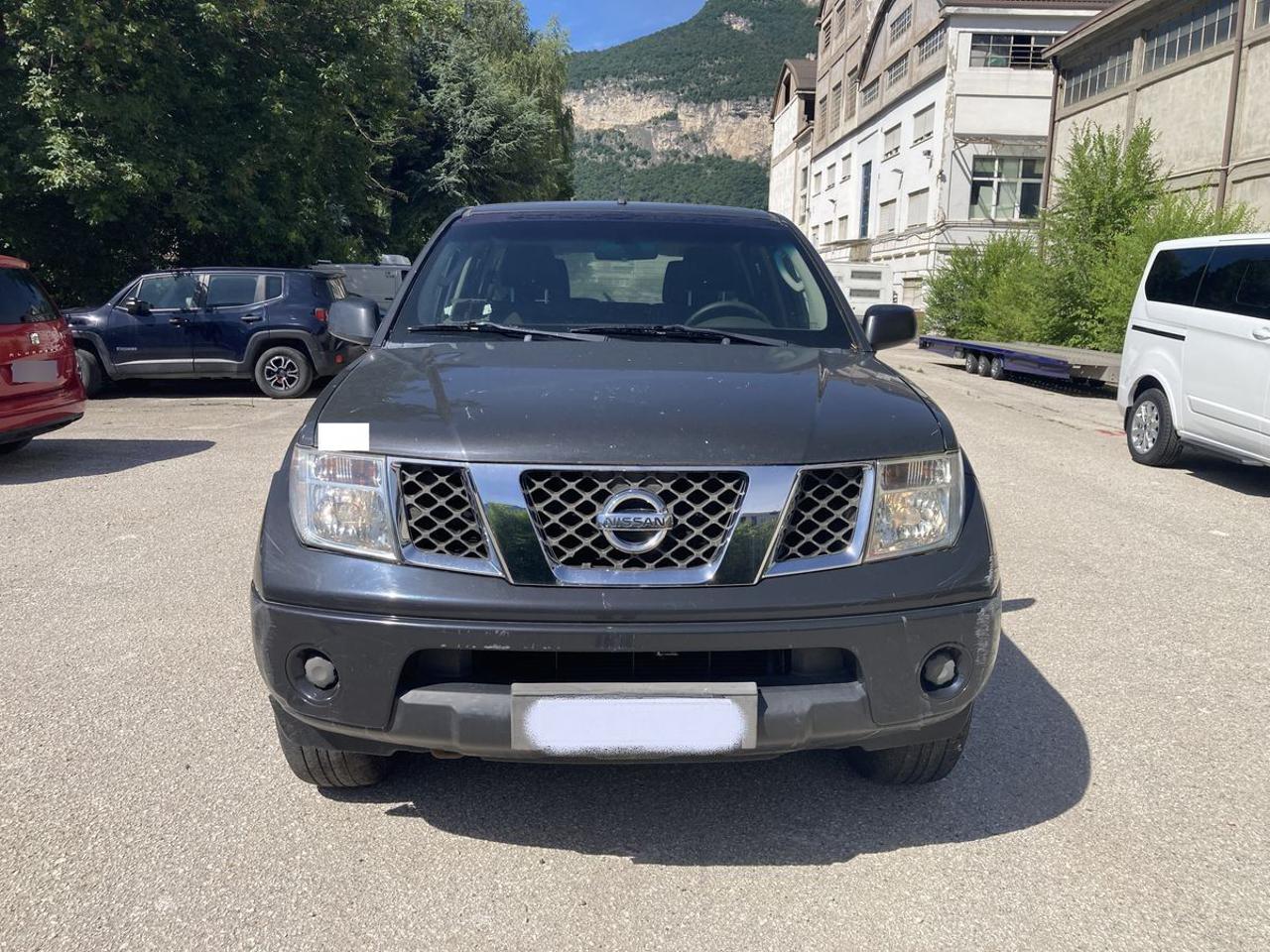 NISSAN Navara 2.5 dCi 4 porte Double Cab LE - 2