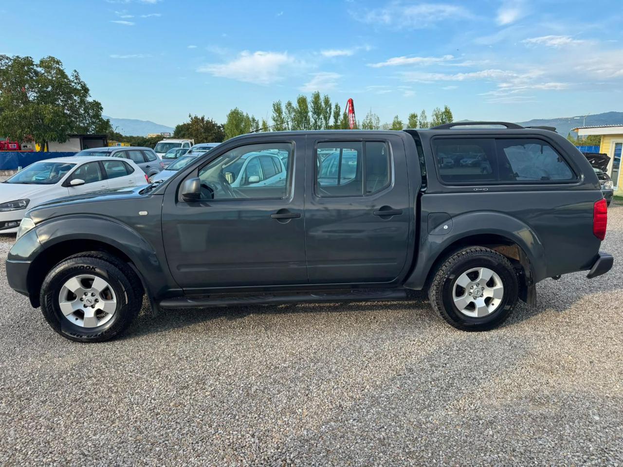 NISSAN Navara 2.5 dCi 4 porte Double Cab LE - 4