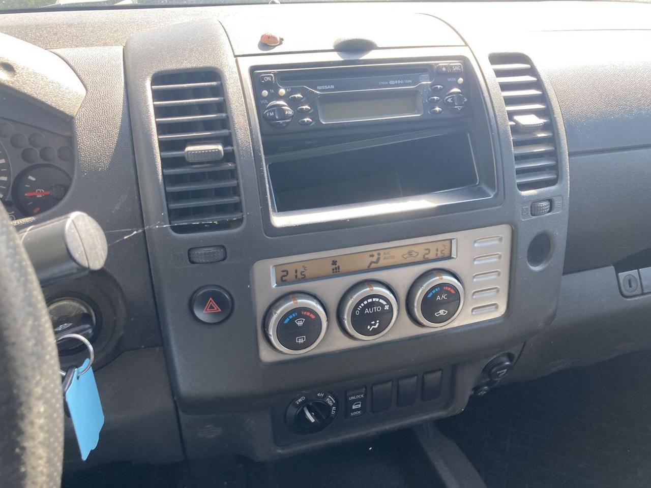 NISSAN Navara 2.5 dCi 4 porte Double Cab LE - 10