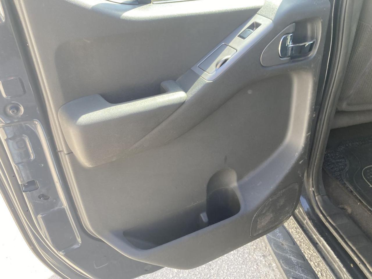 NISSAN Navara 2.5 dCi 4 porte Double Cab LE - 7