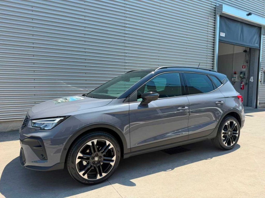 SEAT Arona 1.0 EcoTSI 115 CV Black Edition - 4