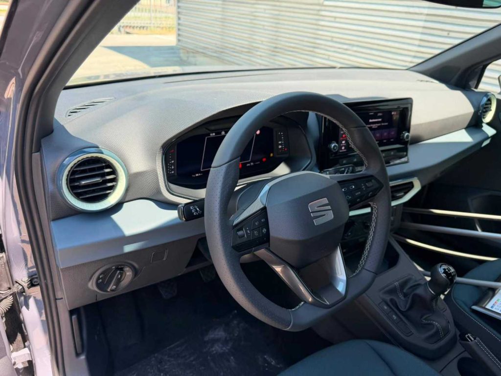 SEAT Arona 1.0 EcoTSI 115 CV Black Edition - 6