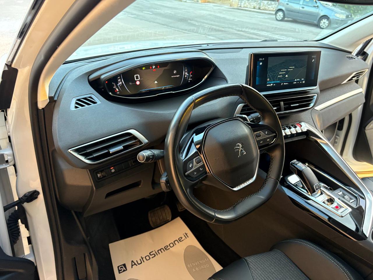 PEUGEOT 3008 1.5 BlueHDi 130 S&S EAT8 Allure Pack - 11